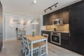 2BR Apartment in the Entertainment District
